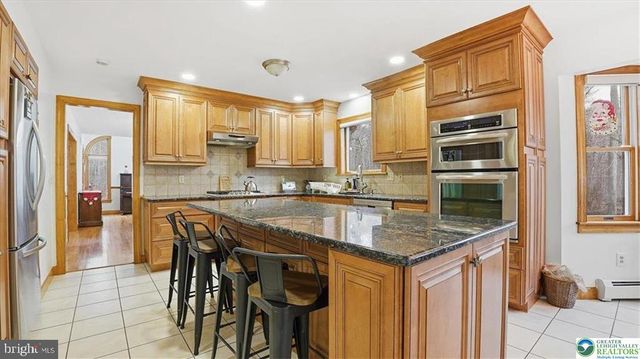 322 SCENIC DR, Blakeslee, PA 18610