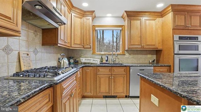 322 SCENIC DR, Blakeslee, PA 18610