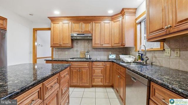 322 SCENIC DR, Blakeslee, PA 18610