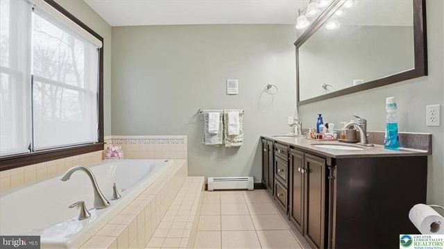 322 SCENIC DR, Blakeslee, PA 18610