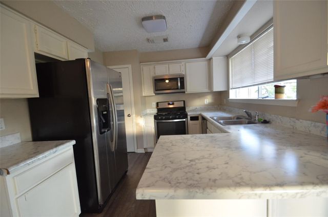 1902 Whitebriar Drive, Deer Park, TX 77536