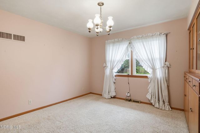 630 Winterhaven Drive, Findlay, OH 45840