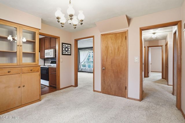 630 Winterhaven Drive, Findlay, OH 45840