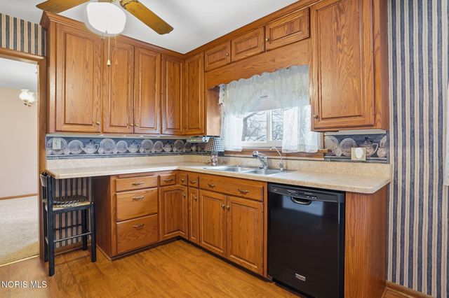 630 Winterhaven Drive, Findlay, OH 45840