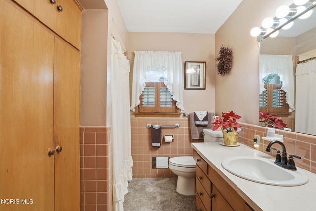 630 Winterhaven Drive, Findlay, OH 45840