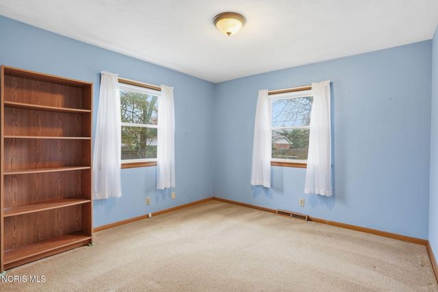 630 Winterhaven Drive, Findlay, OH 45840