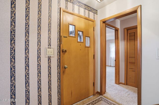 630 Winterhaven Drive, Findlay, OH 45840