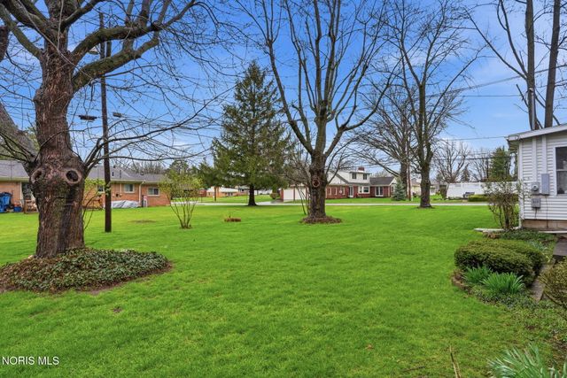 630 Winterhaven Drive, Findlay, OH 45840