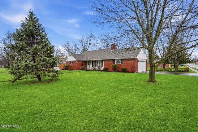 630 Winterhaven Drive, Findlay, OH 45840