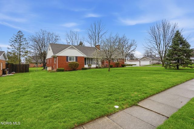 630 Winterhaven Drive, Findlay, OH 45840