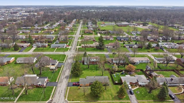 630 Winterhaven Drive, Findlay, OH 45840