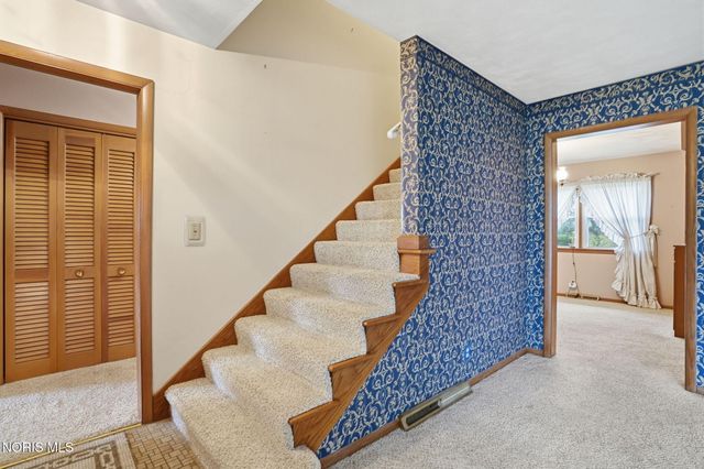 630 Winterhaven Drive, Findlay, OH 45840