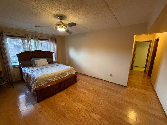 6401 W Berteau Avenue 8-201, Chicago, IL 60634