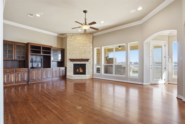 1309 Amsterdam Court, Granbury, TX 76048