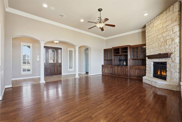 1309 Amsterdam Court, Granbury, TX 76048