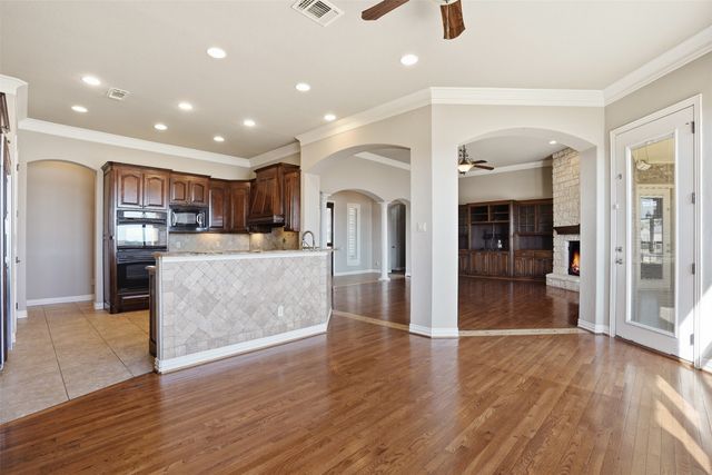 1309 Amsterdam Court, Granbury, TX 76048