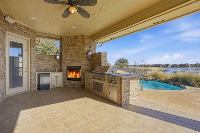 1309 Amsterdam Court, Granbury, TX 76048