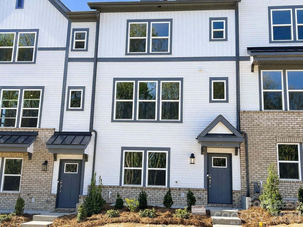 2332 Donnely Hills Lane, Charlotte, NC 28262