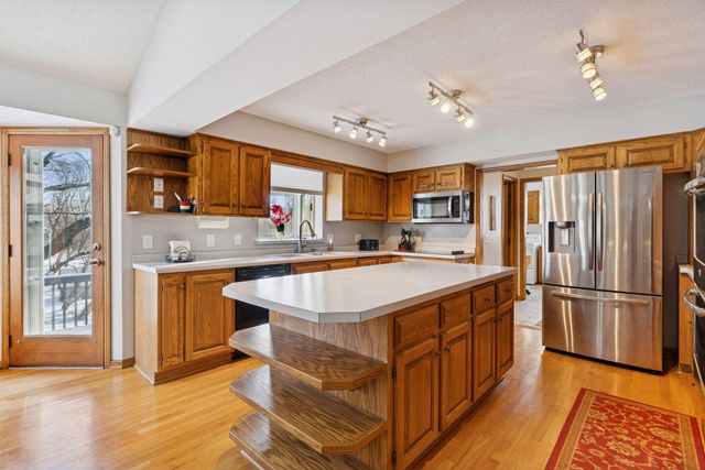 13741 Eidelweiss Street NW, Andover, MN 55304