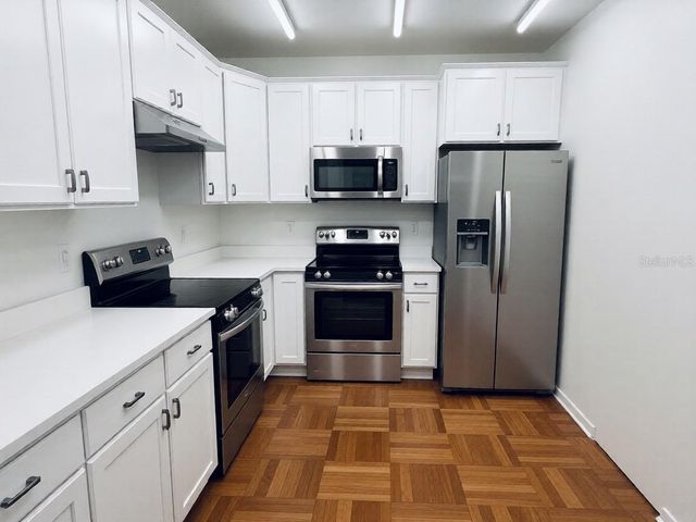 4606 W GRAY STREET 206, Tampa, FL 33609