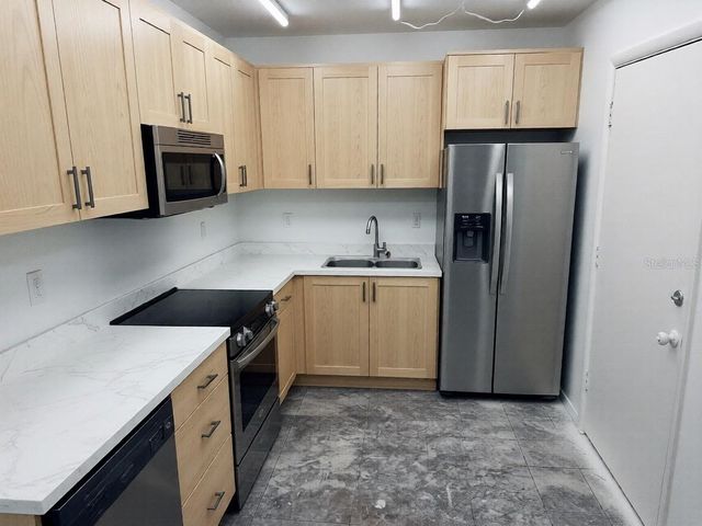 4606 W GRAY STREET 206, Tampa, FL 33609