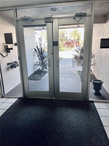 4606 W GRAY STREET 206, Tampa, FL 33609