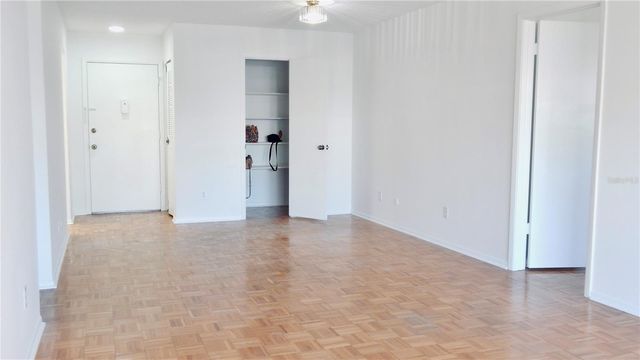 4606 W GRAY STREET 206, Tampa, FL 33609