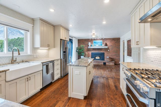 11056 N MANOR DR, Highland, UT 84003