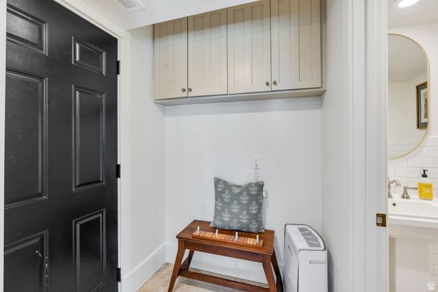 11056 N MANOR DR, Highland, UT 84003