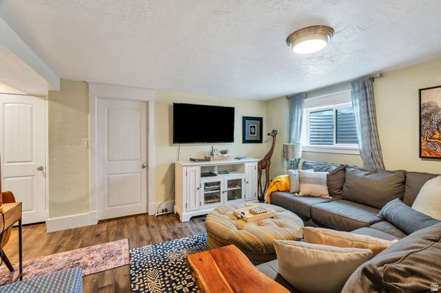 11056 N MANOR DR, Highland, UT 84003