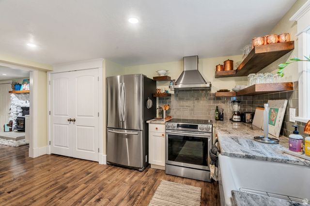 11056 N MANOR DR, Highland, UT 84003