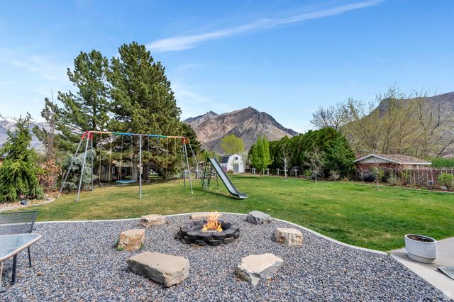 11056 N MANOR DR, Highland, UT 84003