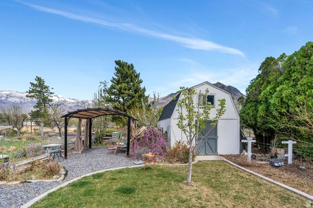 11056 N MANOR DR, Highland, UT 84003