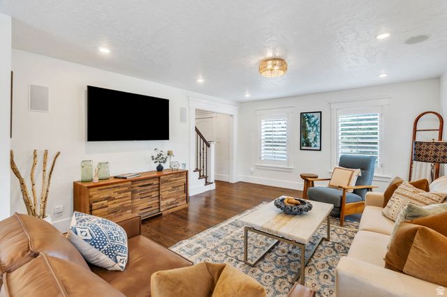 11056 N MANOR DR, Highland, UT 84003