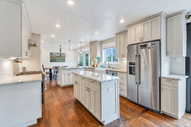 11056 N MANOR DR, Highland, UT 84003