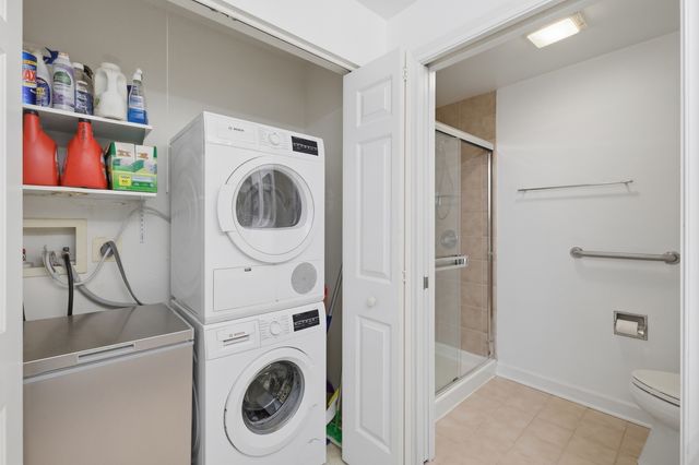 875 E 22nd Street 410, Lombard, IL 60148