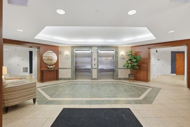 875 E 22nd Street 410, Lombard, IL 60148