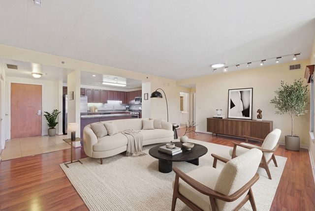 875 E 22nd Street 410, Lombard, IL 60148