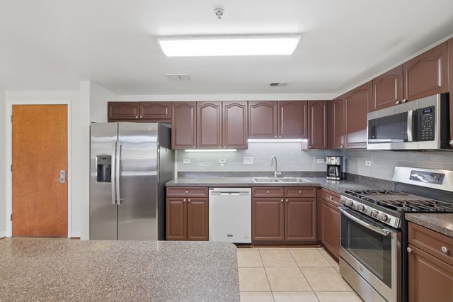 875 E 22nd Street 410, Lombard, IL 60148