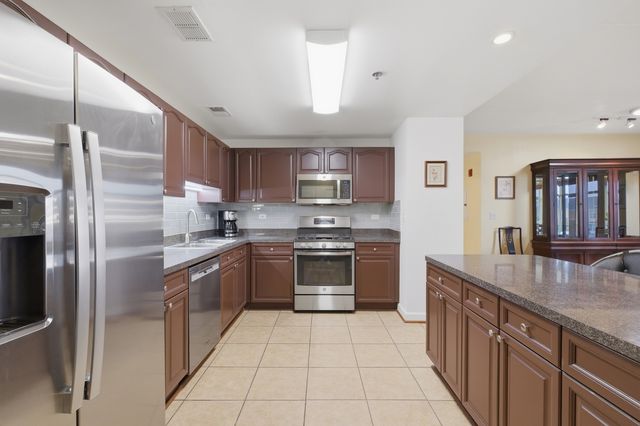 875 E 22nd Street 410, Lombard, IL 60148