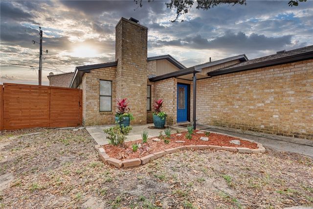 2730 Saint Peter St, Corpus Christi, TX 78418