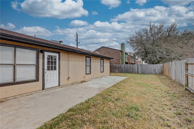 2730 Saint Peter St, Corpus Christi, TX 78418