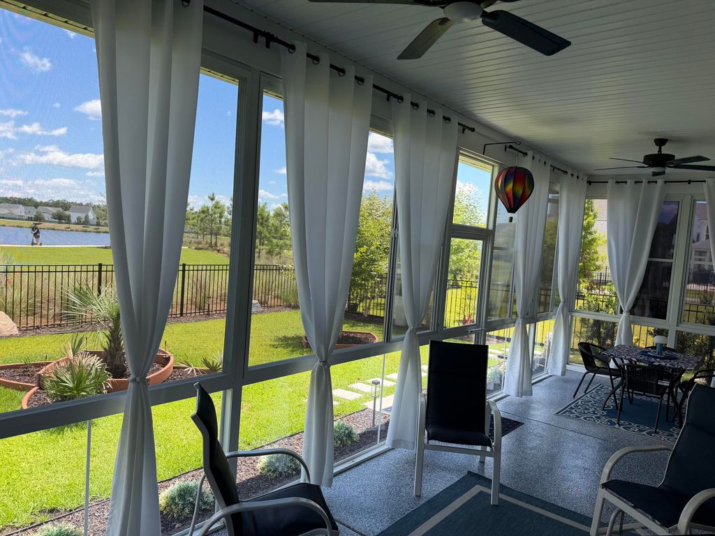 Image 6 of property listing at 896 Carnes Crossing, Summerville, SC 29486