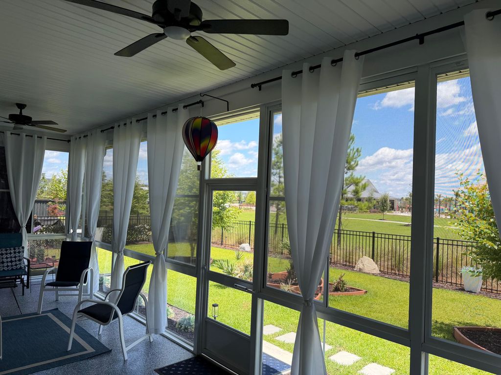 Image 7 of property listing at 896 Carnes Crossing, Summerville, SC 29486