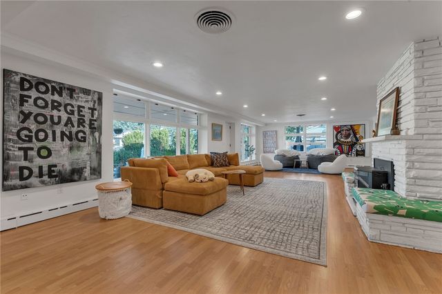30 Circuit Drive, Cumberland, RI 02864