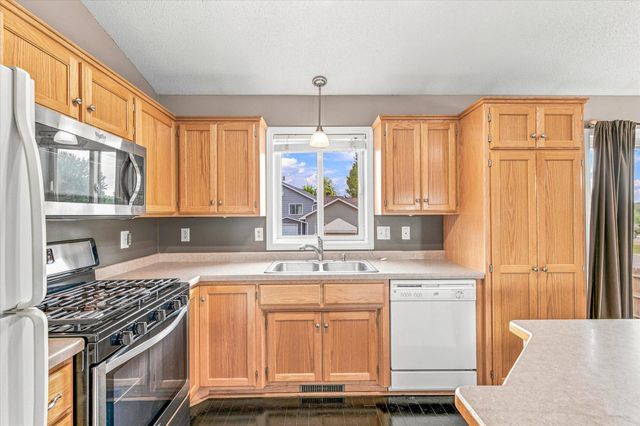 1655 10th Avenue SE, Cambridge, MN 55008