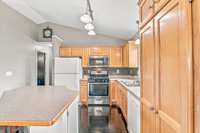 1655 10th Avenue SE, Cambridge, MN 55008