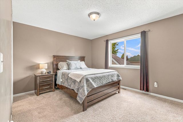 1655 10th Avenue SE, Cambridge, MN 55008
