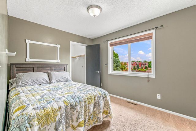 1655 10th Avenue SE, Cambridge, MN 55008