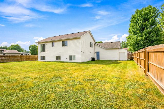 1655 10th Avenue SE, Cambridge, MN 55008